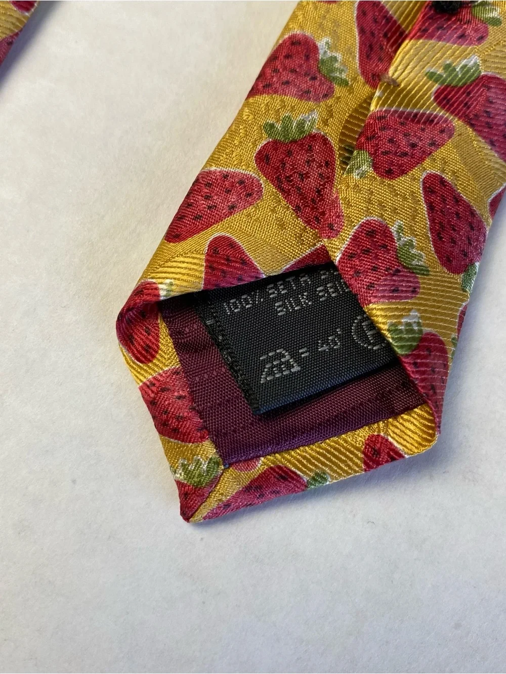 Ermenegildo Zegna 100% Silk Tie Yellow Strawberry